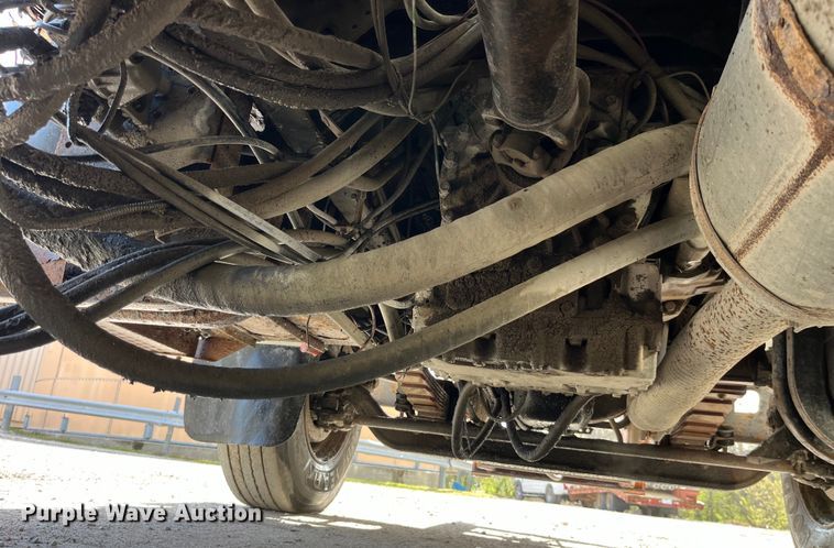 image for item LD9404 2000 International 4900 dump truck