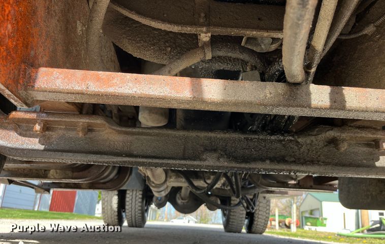 image for item LD9404 2000 International 4900 dump truck