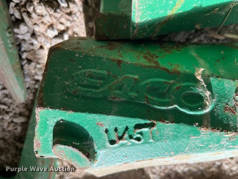 image for item LD9405 Approximately 25 bucket teeth