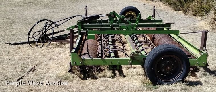image for item LN9987 John Deere cultipacker