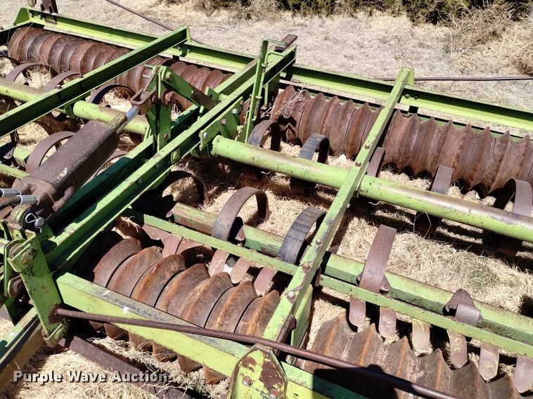 image for item LN9987 John Deere cultipacker