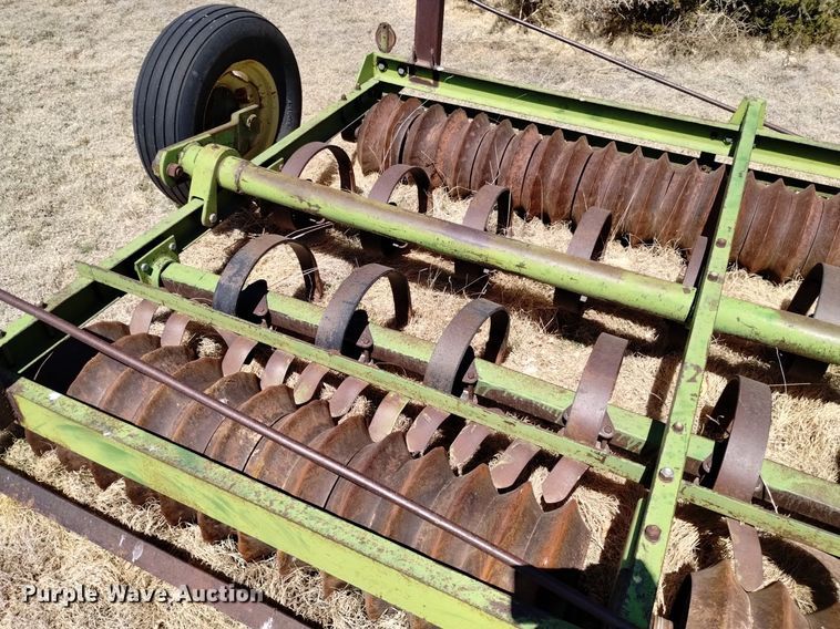 image for item LN9987 John Deere cultipacker