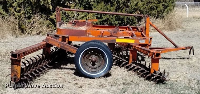 image for item LN9988 Richardson MTB mulch treader picker