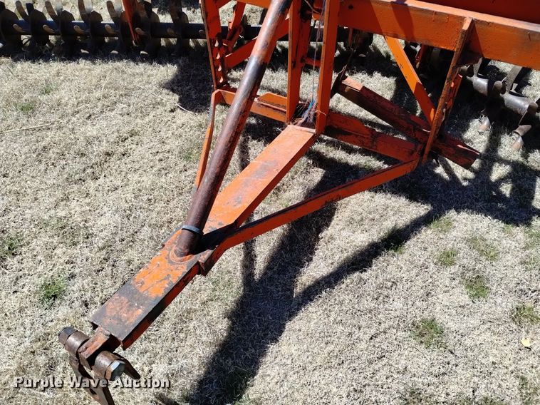 image for item LN9988 Richardson MTB mulch treader picker