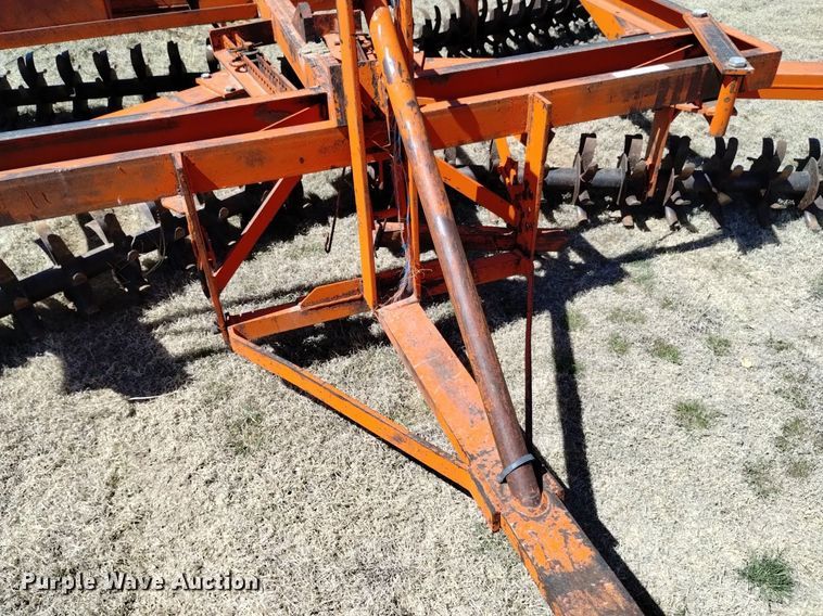 image for item LN9988 Richardson MTB mulch treader picker