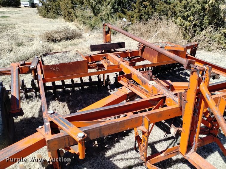 image for item LN9988 Richardson MTB mulch treader picker