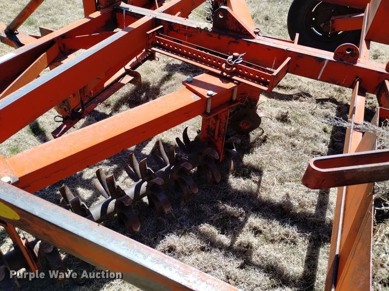 image for item LN9988 Richardson MTB mulch treader picker