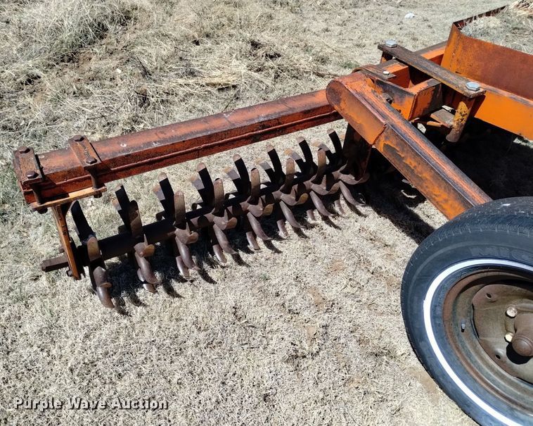 image for item LN9988 Richardson MTB mulch treader picker