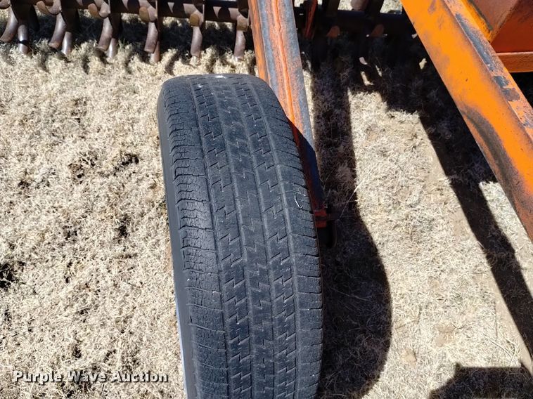 image for item LN9988 Richardson MTB mulch treader picker