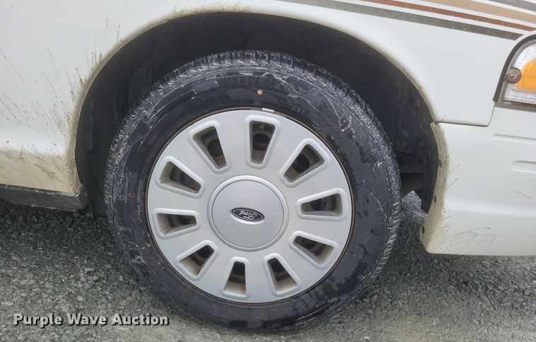 image for item MI9919 2009 Ford Crown Victoria Police Interceptor  