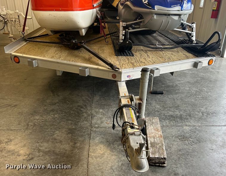 image for item MO9236 2006 Triton XT10VR snowmobile trailer