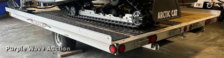 image for item MO9236 2006 Triton XT10VR snowmobile trailer