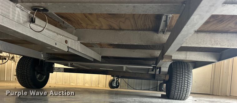 image for item MO9236 2006 Triton XT10VR snowmobile trailer