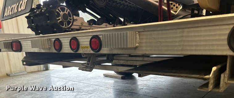 image for item MO9236 2006 Triton XT10VR snowmobile trailer