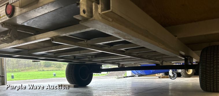 image for item MO9236 2006 Triton XT10VR snowmobile trailer