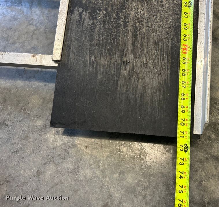 image for item MO9236 2006 Triton XT10VR snowmobile trailer