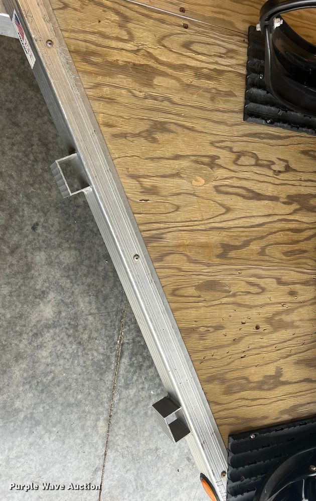 image for item MO9236 2006 Triton XT10VR snowmobile trailer