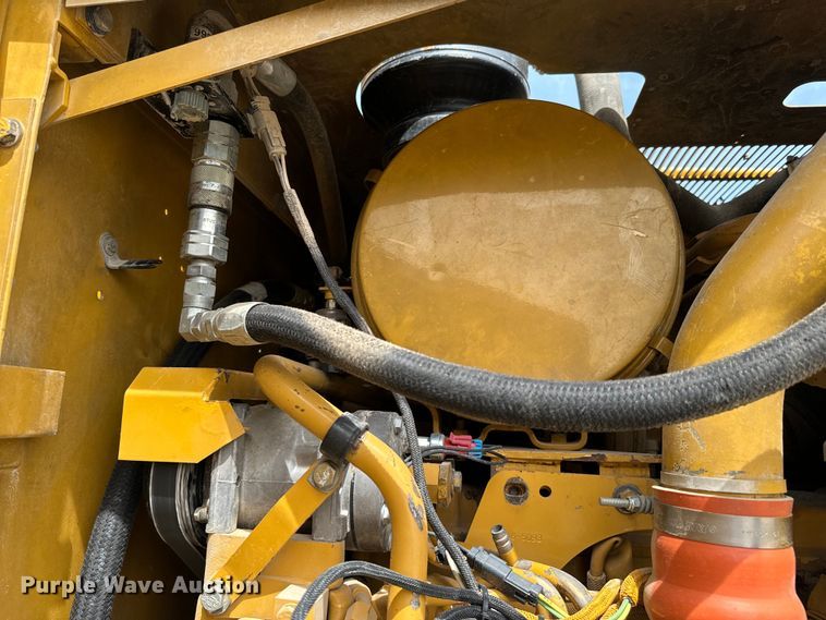 image for item ND9196 2006 Caterpillar 12H motor grader