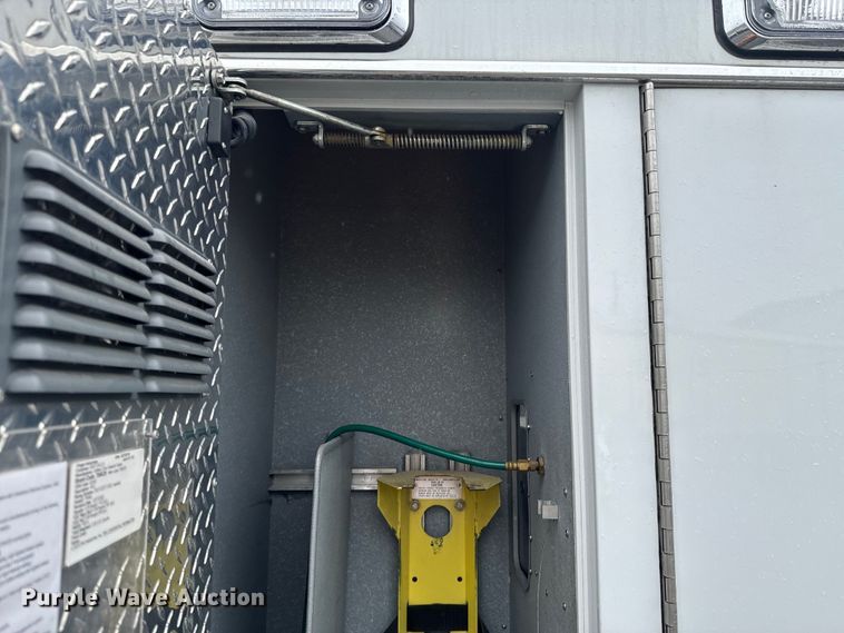 image for item ND9204 2015 Chevrolet Express 4500 ambulance