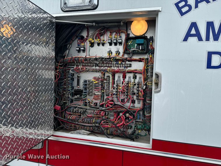 image for item ND9204 2015 Chevrolet Express 4500 ambulance