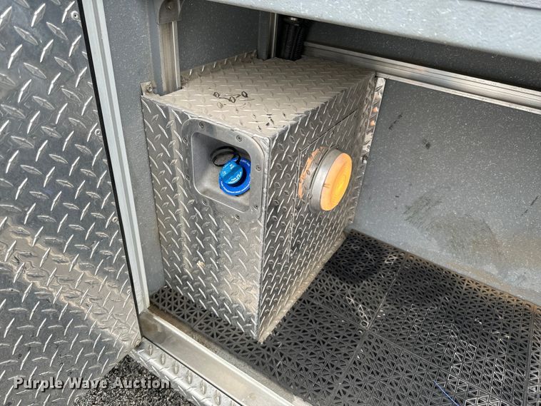 image for item ND9204 2015 Chevrolet Express 4500 ambulance