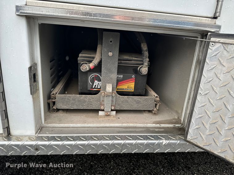 image for item ND9204 2015 Chevrolet Express 4500 ambulance