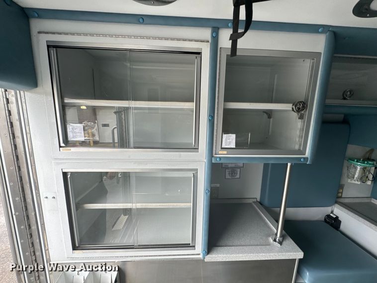 image for item ND9204 2015 Chevrolet Express 4500 ambulance