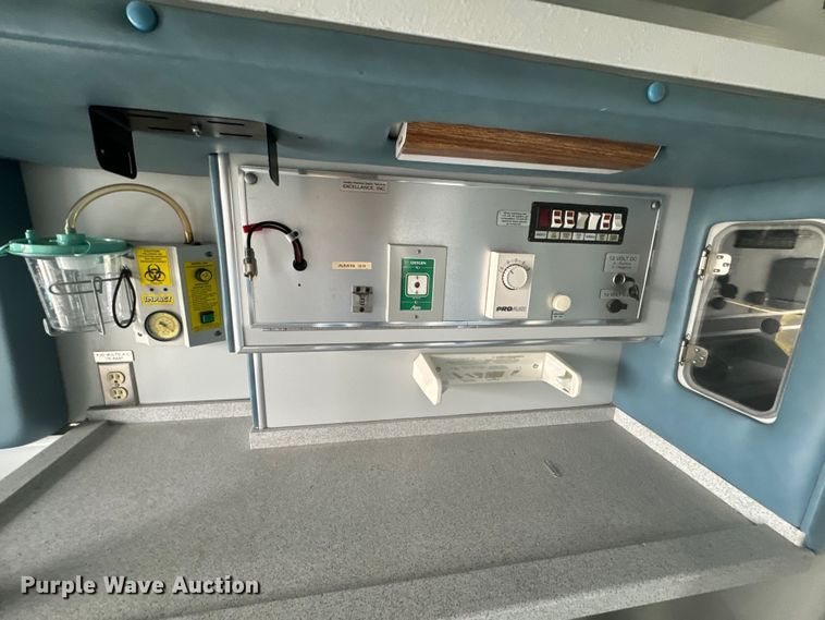 image for item ND9204 2015 Chevrolet Express 4500 ambulance