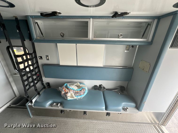 image for item ND9204 2015 Chevrolet Express 4500 ambulance