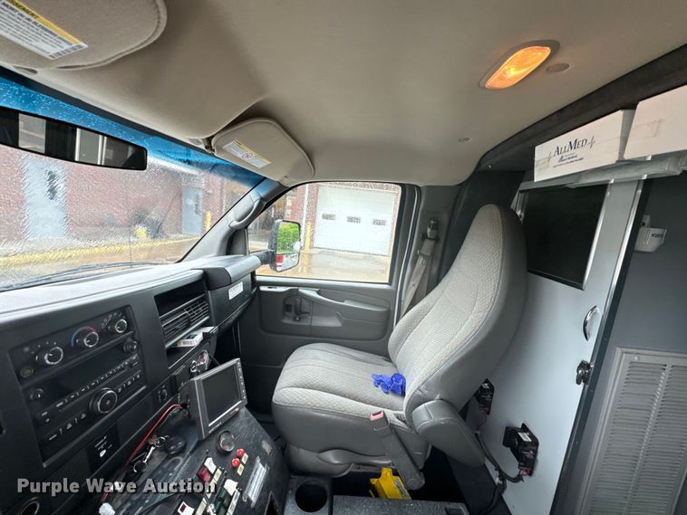 image for item ND9204 2015 Chevrolet Express 4500 ambulance