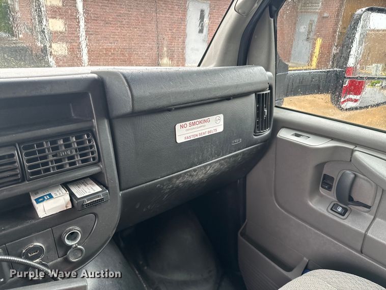 image for item ND9204 2015 Chevrolet Express 4500 ambulance