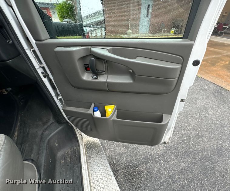 image for item ND9204 2015 Chevrolet Express 4500 ambulance