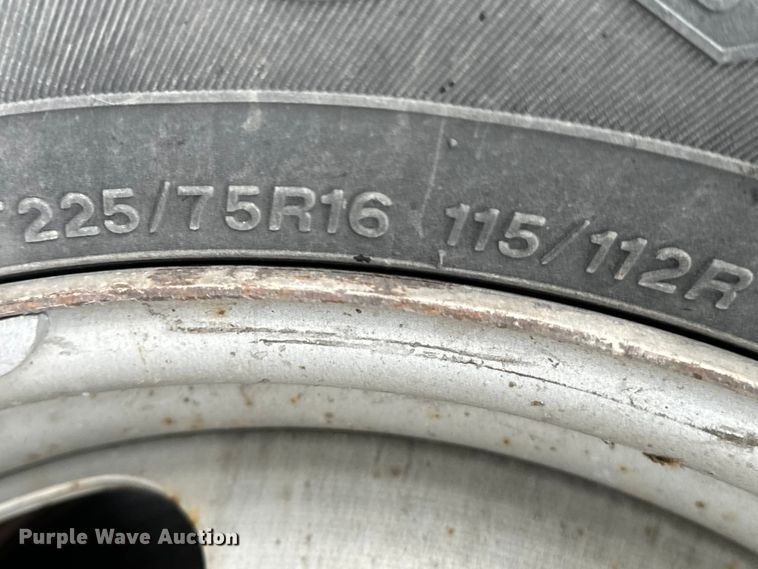 image for item ND9204 2015 Chevrolet Express 4500 ambulance