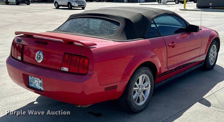 image for item ND9238 2006 Ford Mustang convertible