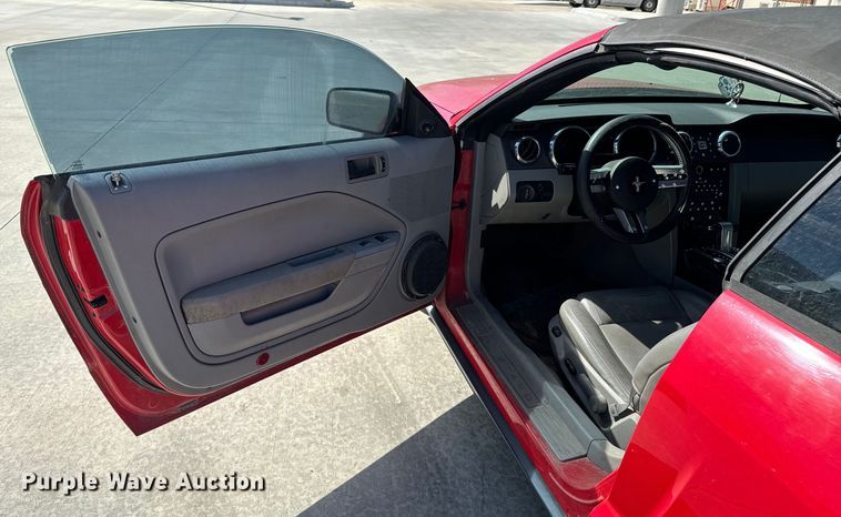 image for item ND9238 2006 Ford Mustang convertible