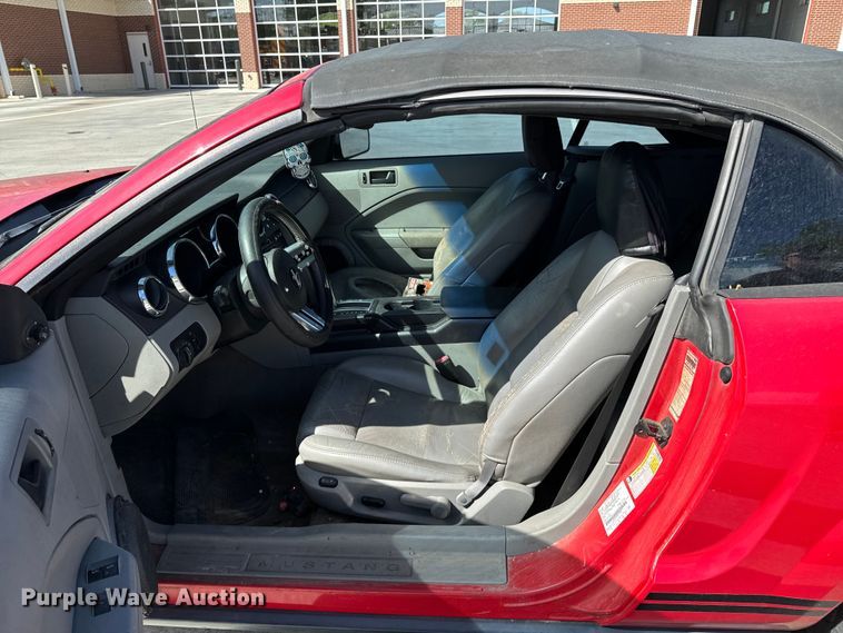 image for item ND9238 2006 Ford Mustang convertible