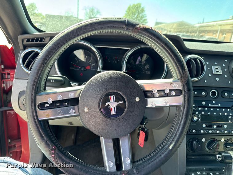 image for item ND9238 2006 Ford Mustang convertible