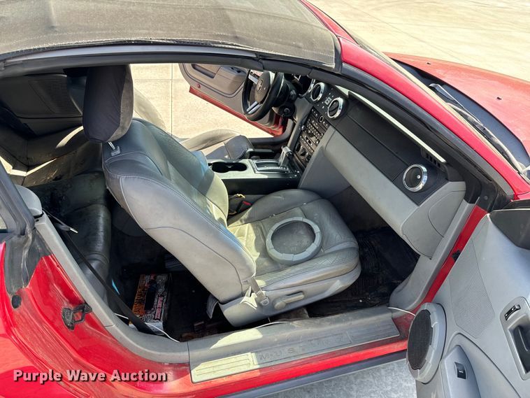 image for item ND9238 2006 Ford Mustang convertible