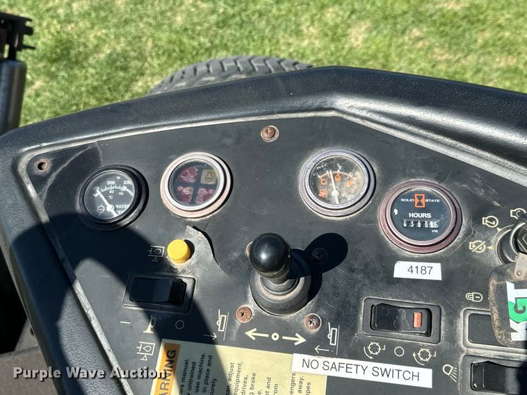 image for item NH9162 Jacobson  LF3800 reel mower