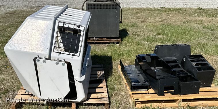 image for item NH9167 Law enforcement equipment