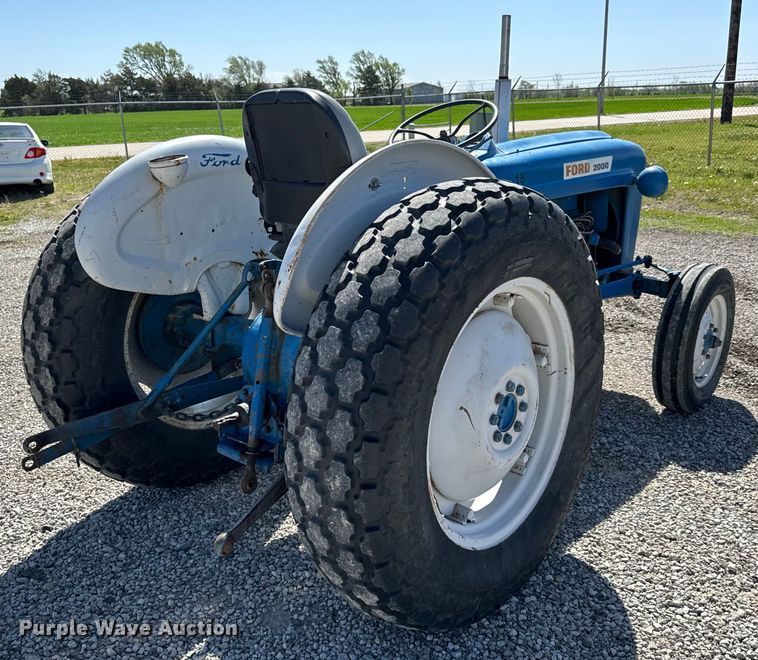 image for item NH9171 Ford 2000 tractor