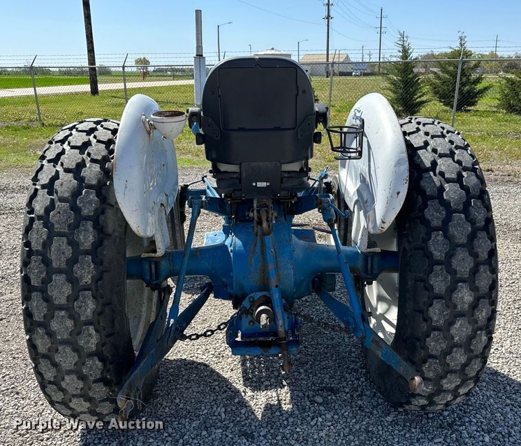 image for item NH9171 Ford 2000 tractor