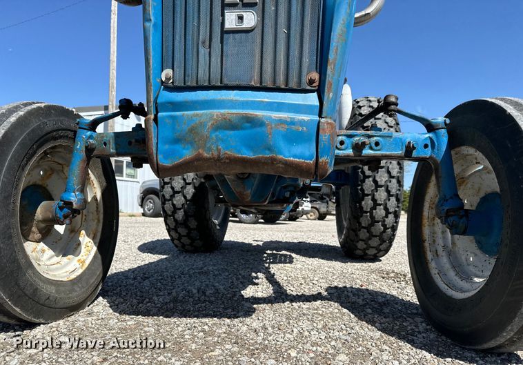 image for item NH9171 Ford 2000 tractor