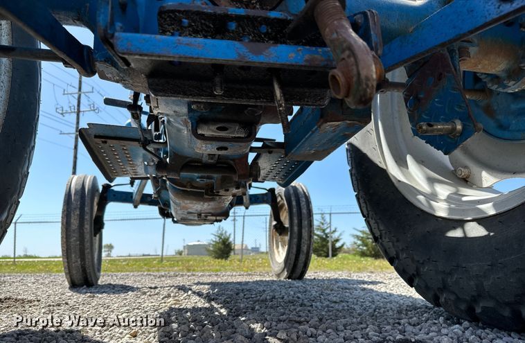 image for item NH9171 Ford 2000 tractor