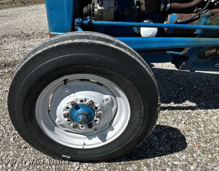 image for item NH9171 Ford 2000 tractor