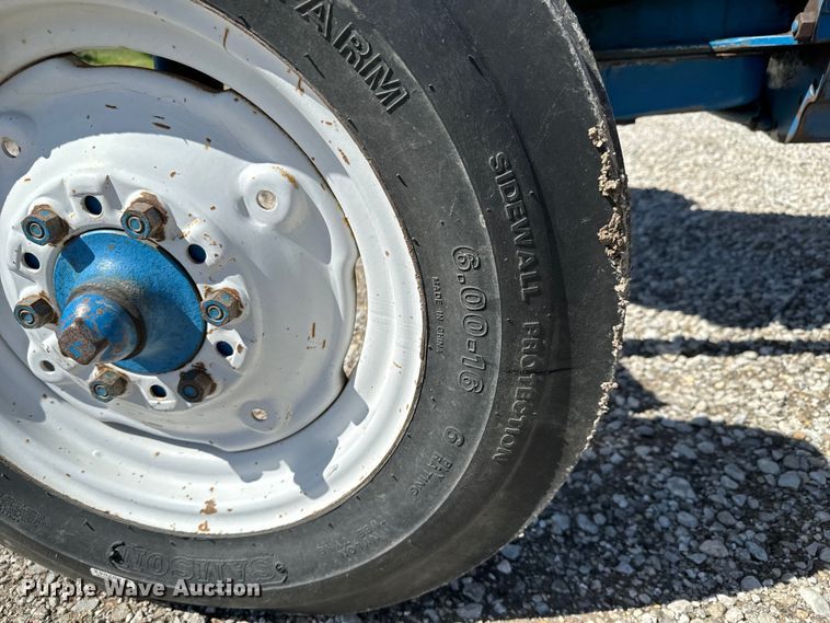 image for item NH9171 Ford 2000 tractor