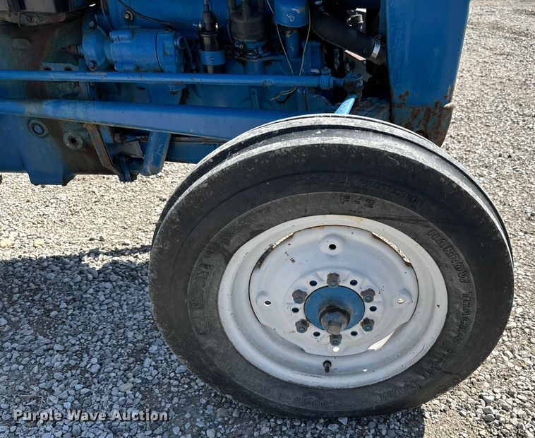 image for item NH9171 Ford 2000 tractor