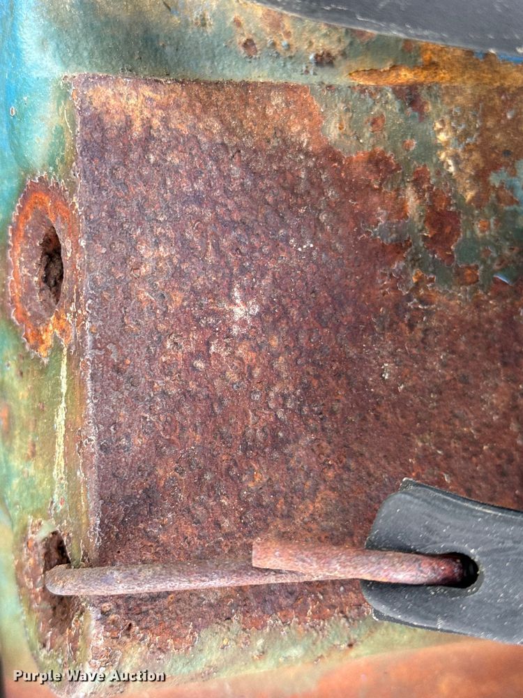 image for item NH9171 Ford 2000 tractor