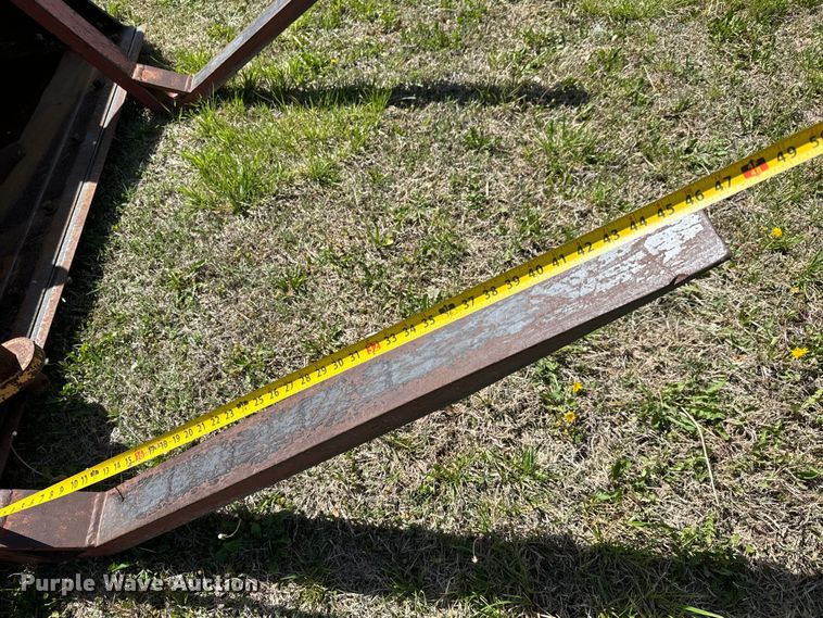 image for item NH9174 1993 John Deere 310D backhoe