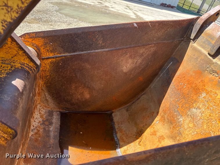 image for item NH9174 1993 John Deere 310D backhoe